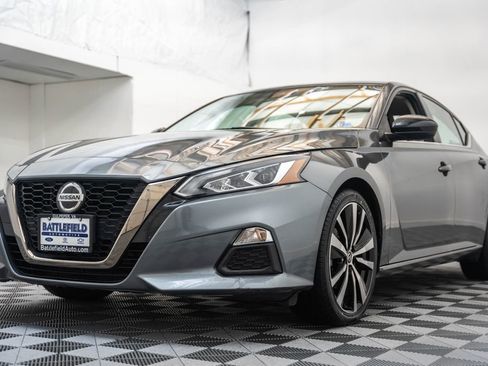 Used 2022 Nissan Altima 2.5 SR FWD image 3