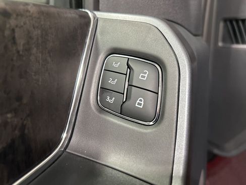 Used 2026 Ford F250 Lariat w/ Black Appearance Package image 15