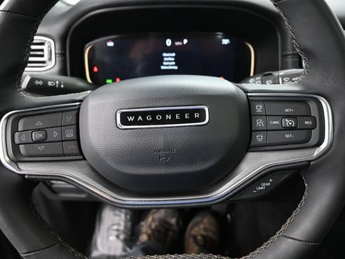 Used 2024 Jeep Wagoneer Series II AWD/4WD image 39