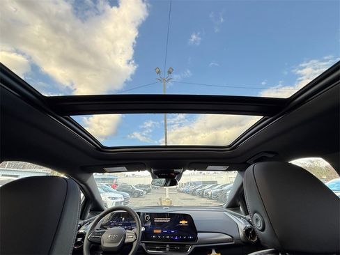 New 2026 Chevrolet Equinox EV RS image 22