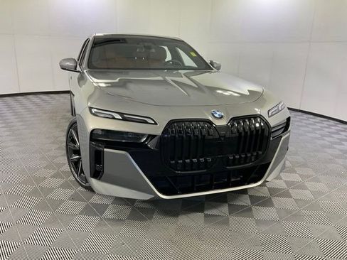Certified 2023 BMW 760i xDrive AWD/4WD image 9