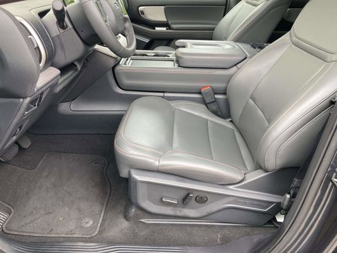 Used 2025 Ford Expedition Max Active RWD image 21