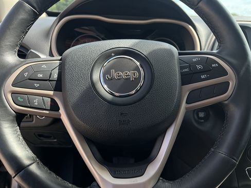 Used 2017 Jeep Cherokee High Altitude w/ Luxury Group AWD/4WD image 16