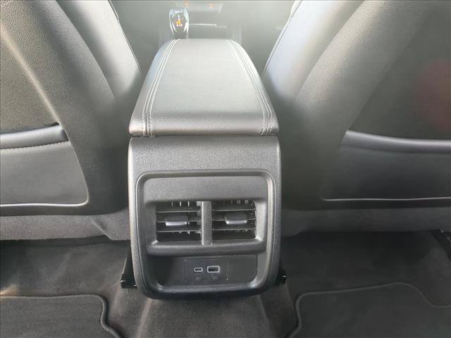Used 2025 Cadillac XT4 Premium Luxury FWD image 17