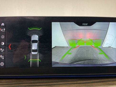 Used 2018 BMW 540i xDrive w/ Premium Package image 18