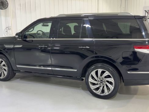 Used 2023 Lincoln Navigator Reserve AWD/4WD image 7