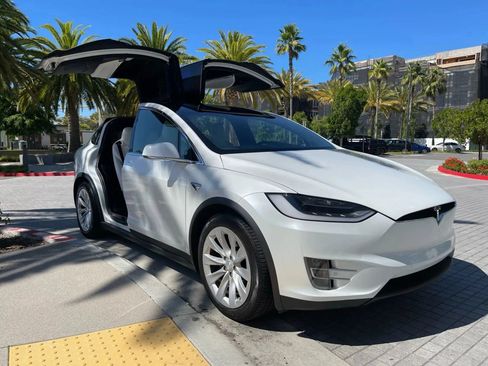 Used 2018 Tesla Model X 100D AWD/4WD image 5