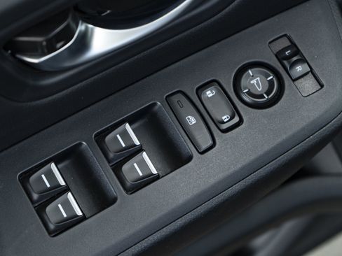 Used 2025 Honda Pilot EX-L image 37