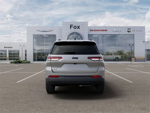 New 2025 Jeep Grand Cherokee L Altitude image 7