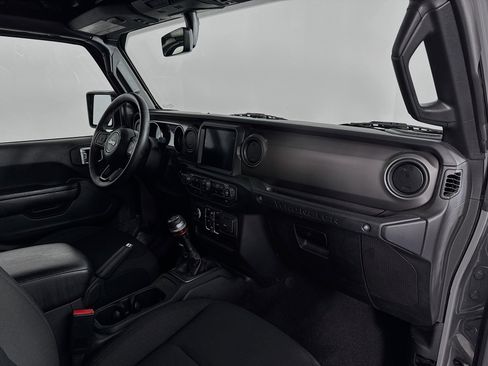 Used 2022 Jeep Wrangler Unlimited Sport image 29