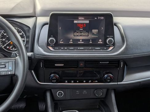 Used 2022 Nissan Rogue SV FWD image 15