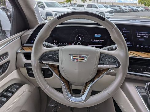 Used 2023 Cadillac Escalade Sport Platinum AWD/4WD image 17