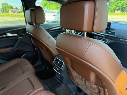 Used 2019 Audi Q5 2.0T Premium w/ Convenience Package AWD/4WD image 23