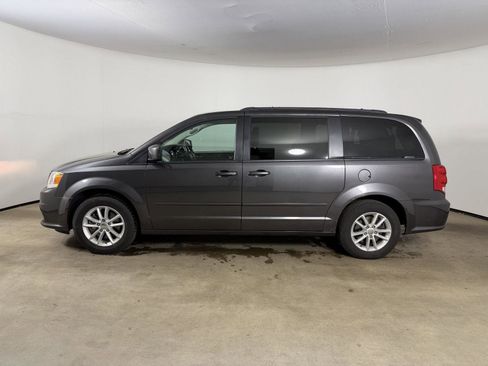 Used 2016 Dodge Grand Caravan SXT w/ UConnect Hands-Free Group FWD image 12