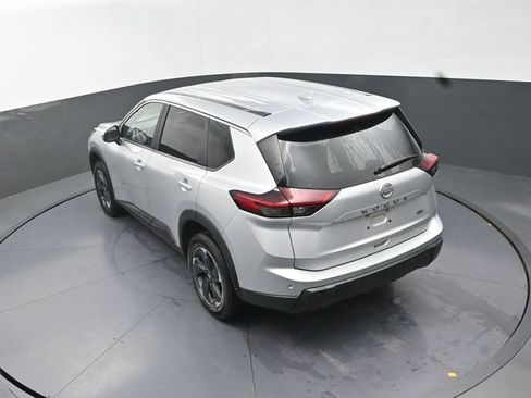 Used 2024 Nissan Rogue SV FWD image 27