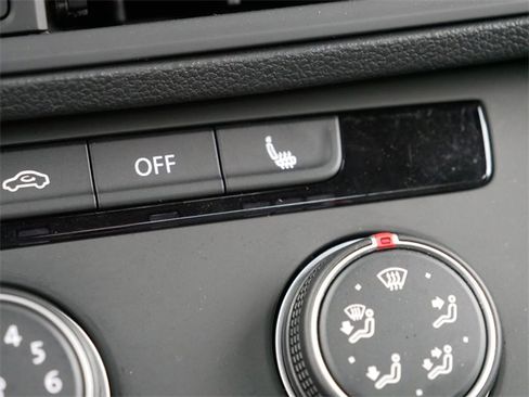 Certified 2024 Volkswagen Jetta Sport image 31