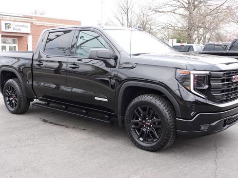 Used 2024 GMC Sierra 1500 Elevation AWD/4WD image 5