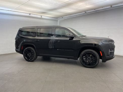 New 2026 Jeep Grand Wagoneer Limited AWD/4WD image 2
