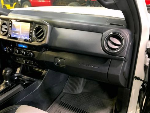 Used 2023 Toyota Tacoma TRD Off-Road image 19