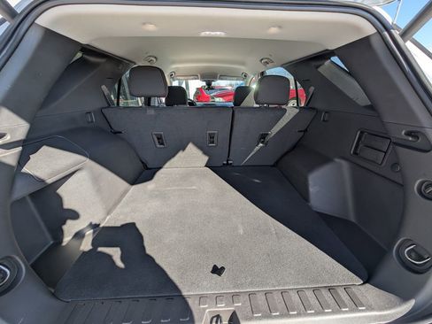 Used 2024 Chevrolet Equinox LT image 11