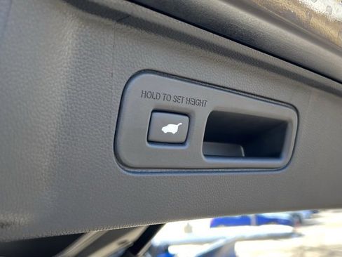 Certified 2025 Honda Pilot EX-L image 18