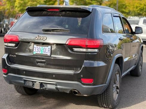 Used 2016 Jeep Grand Cherokee Laredo 75th Anniversary AWD/4WD image 5