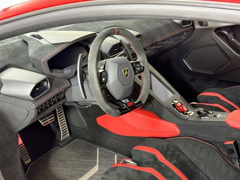 Used 2022 Lamborghini Huracan STO image 15