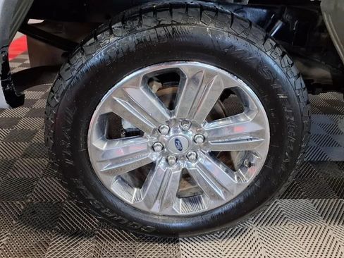 Used 2019 Ford F150 Lariat AWD/4WD image 9