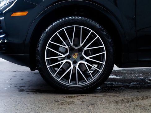 Used 2019 Porsche Cayenne Base image 7