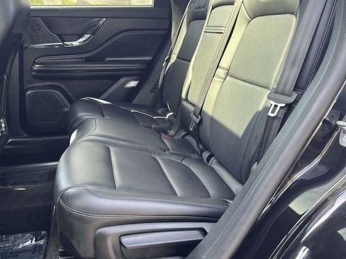 Used 2022 Lincoln Corsair AWD w/ Premium Package image 18