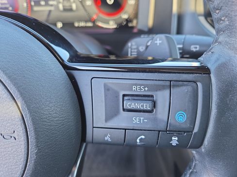 Used 2022 Nissan Rogue Platinum w/ Head-Up Display Package image 28