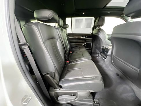 Used 2022 Jeep Wagoneer Series III w/ Premium Group I image 29