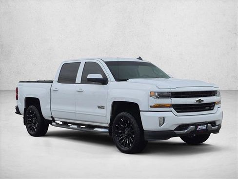 Used 2018 Chevrolet Silverado 1500 LT w/ Texas Edition AWD/4WD image 3