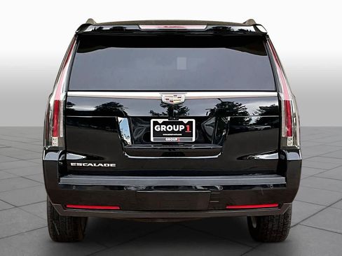 Used 2017 Cadillac Escalade Luxury AWD/4WD image 5