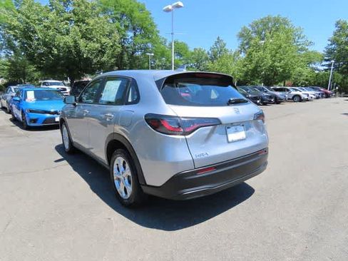 Certified 2023 Honda HR-V LX image 4