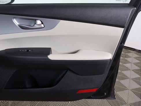 Used 2023 Kia Forte LXS FWD image 19