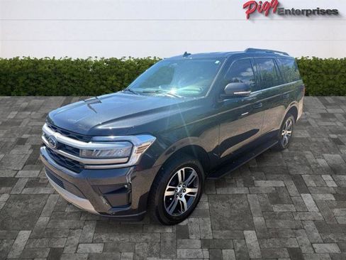 Used 2024 Ford Expedition XLT RWD image 5
