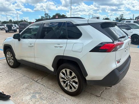 Used 2025 Toyota RAV4 XLE Premium FWD image 4