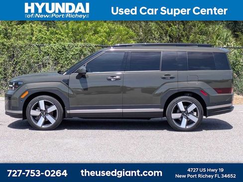 Used 2025 Hyundai Santa Fe Limited FWD image 2