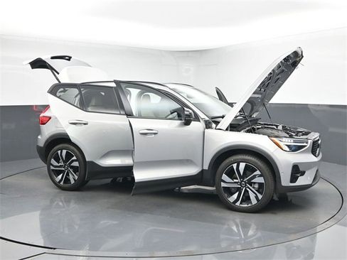 Used 2024 Volvo XC40 B5 Plus w/ Protection Package Premier image 51