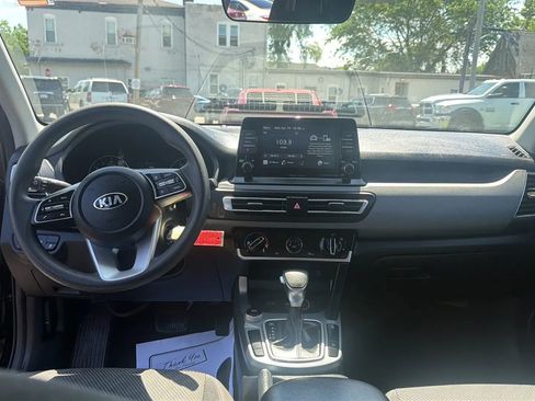 Used 2021 Kia Seltos LX AWD/4WD image 11