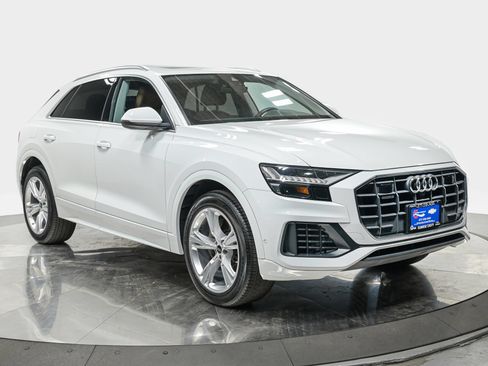 Used 2023 Audi Q8 Premium w/ Convenience Package AWD/4WD image 9