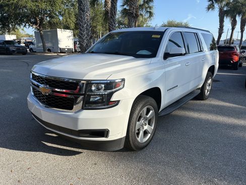 Used 2019 Chevrolet Suburban LT RWD image 8