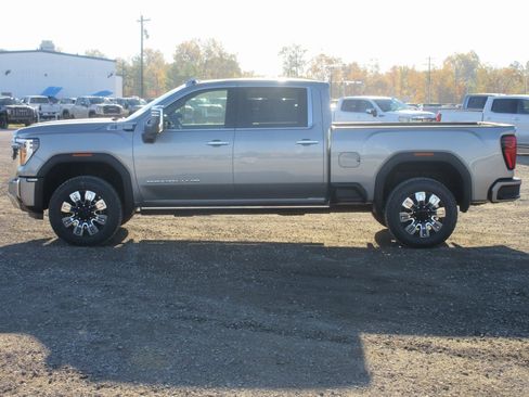 New 2026 GMC Sierra 2500 Denali w/ Denali Reserve Package image 10