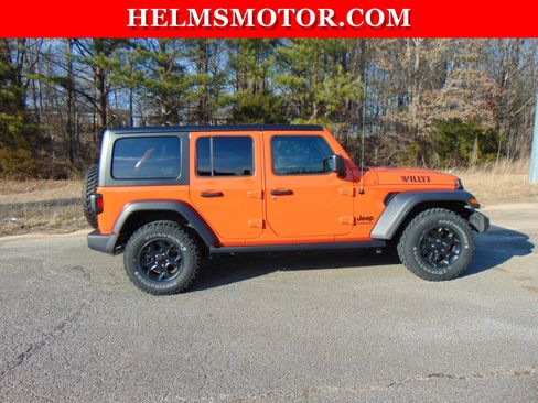 Used 2023 Jeep Wrangler Willys image 12