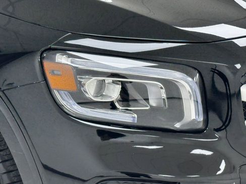 Used 2022 Mercedes-Benz GLB 250 GLB 250 w/ Premium Package Lite image 32