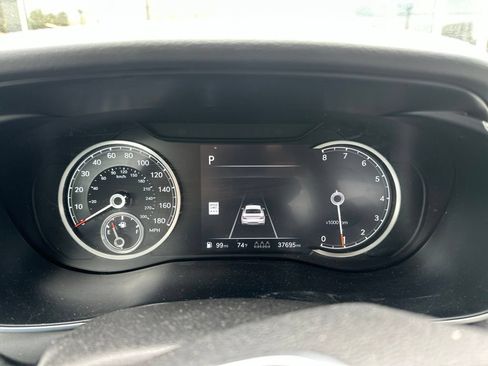 Used 2025 Genesis G70 2.5T AWD/4WD image 8