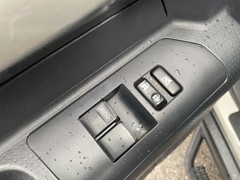 Used 2012 Toyota FJ Cruiser 4WD w/ Convenience Pkg image 18