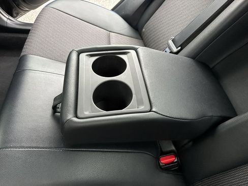 Used 2017 Toyota Corolla SE w/ SE Premium Package image 38