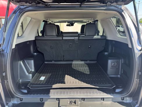 Used 2023 Toyota 4Runner SR5 Premium w/ Moonroof Package AWD/4WD image 10